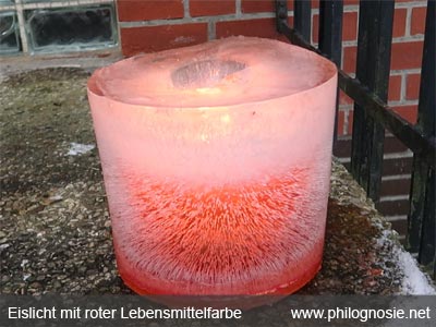 farbiges Eislicht bei Tag