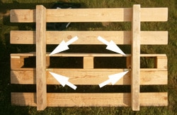 Selbst gebaute Gartenbank
