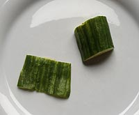 Kalte Platten dekorieren - Gurken garnieren als Blume 1