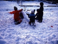 Kiderspiele im Freien Winter Spielideen
