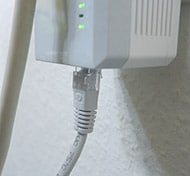 LAN Internet aus der Steckdose Strom Stromleitung übertragen