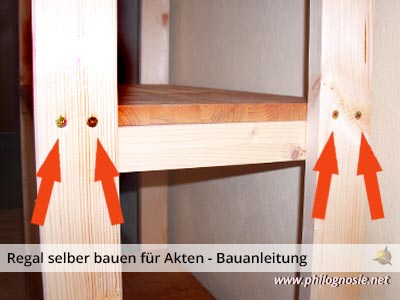 Regal selbst bauen Regalbretter anbringen