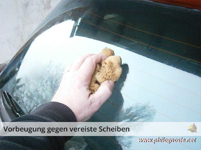 Autoscheiben ganz einfach eisfrei halten