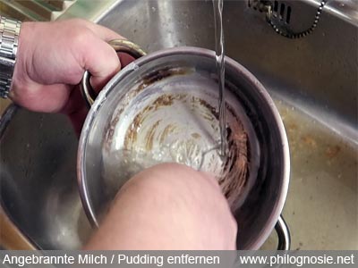 angebrannte Milch Pudding entfernen reinigen