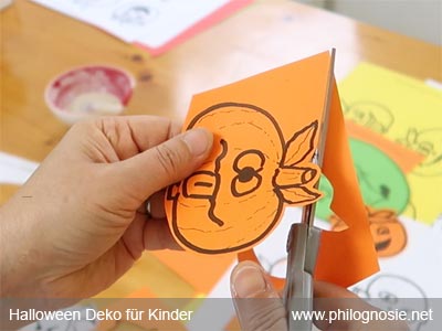 Anleitung zu Deko für Halloween mit Kindern