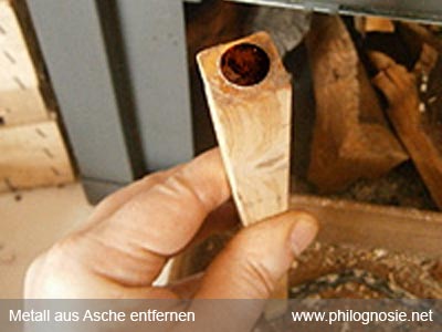 Kaminofen anzünden Asche säubern