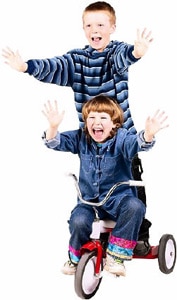 Kinder spielen Erziehung
