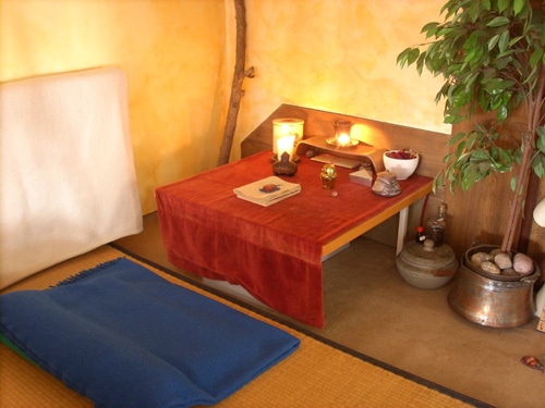 Meditieren lernen Meditationsplatz gestalten