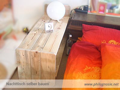 Nachttisch selber bauen aus Paletten