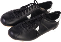 Turnschuhe aus Leder waschen reinigen Sattelseife