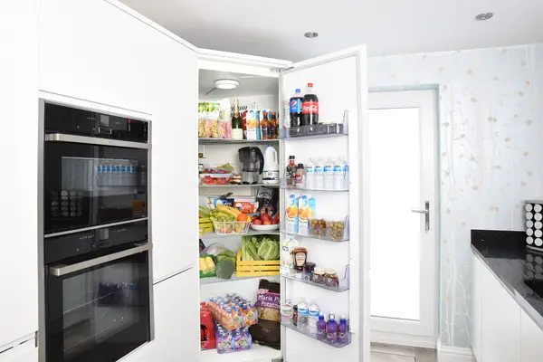 Gestank aus Kühlschrank entfernen