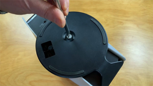 PS5 reinigen Standfuß abschrauben